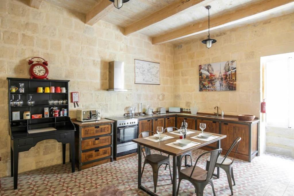 Chic, Stylish & Spacious Flat In Central Valletta Valeta Exterior foto